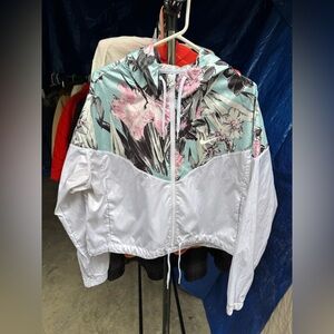 Nike Windrunner Cropped Gray and Pink Floral Jacket